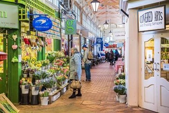 A Day Trip To Oxford On Market Day 